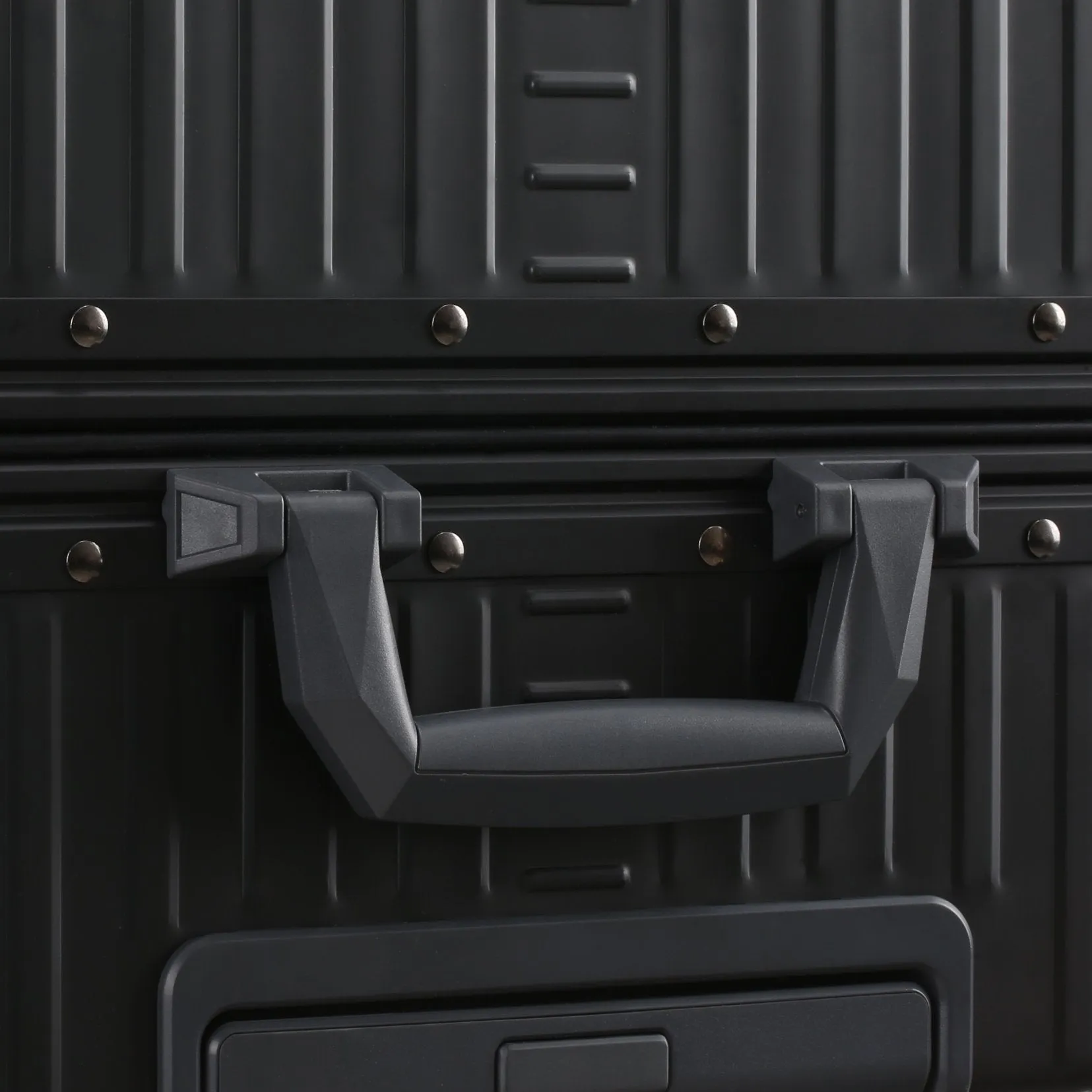 Aleon Classic 21" 4-Wheel Carry-On Luggage