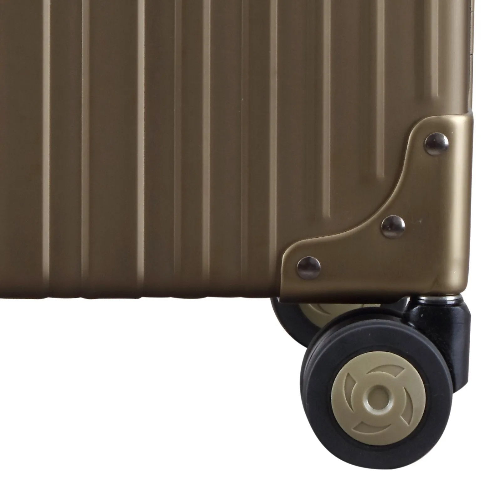 Aleon Classic 21" 4-Wheel Carry-On Luggage