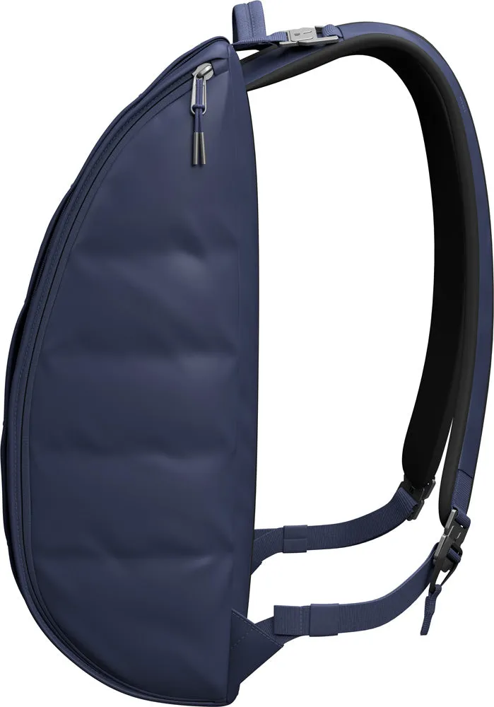 D_b_ Hugger Base Backpack, 15L