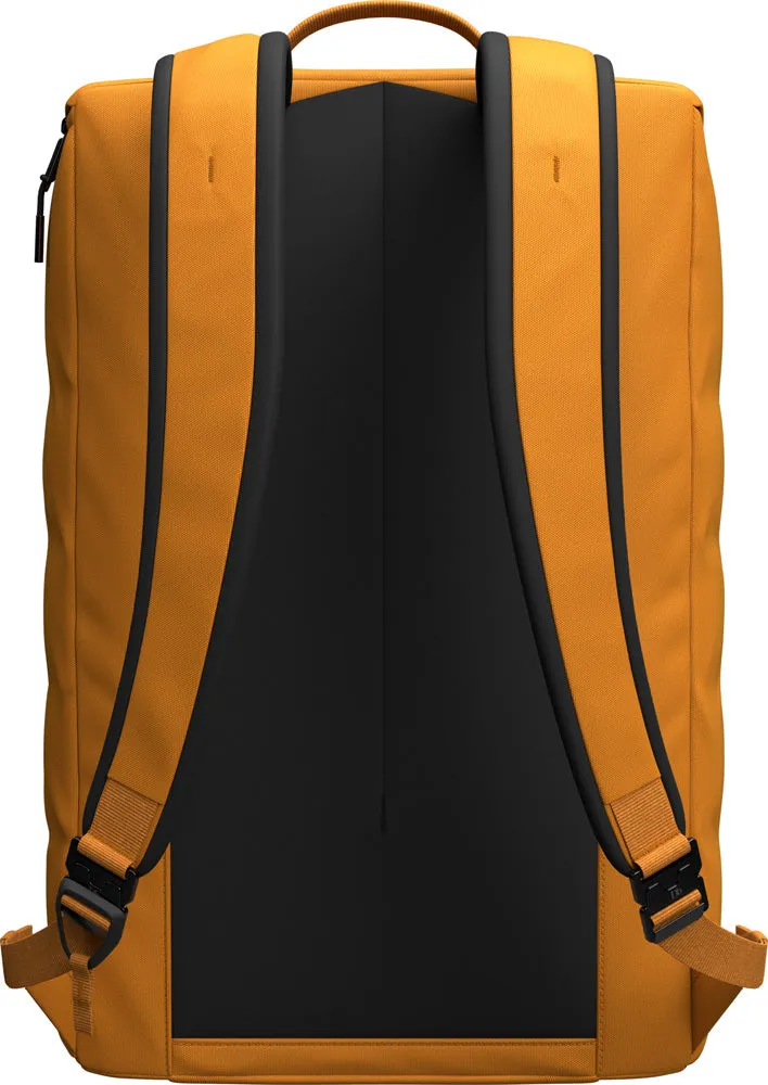 D_b_ Hugger Base Backpack, 15L