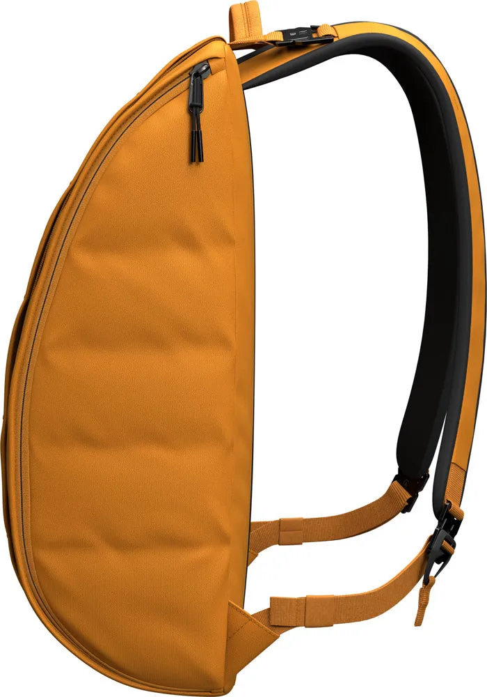 D_b_ Hugger Base Backpack, 15L