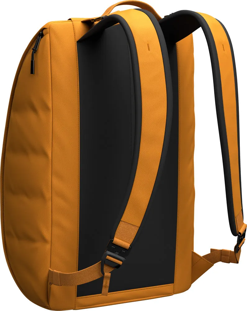 D_b_ Hugger Base Backpack, 15L