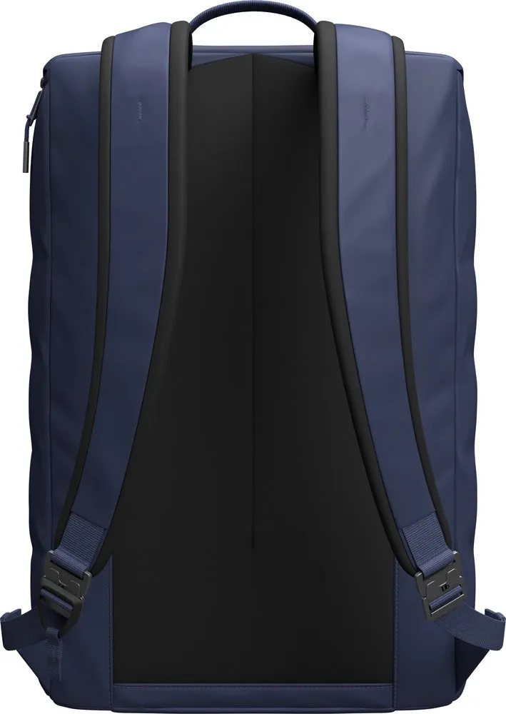 D_b_ Hugger Base Backpack, 15L