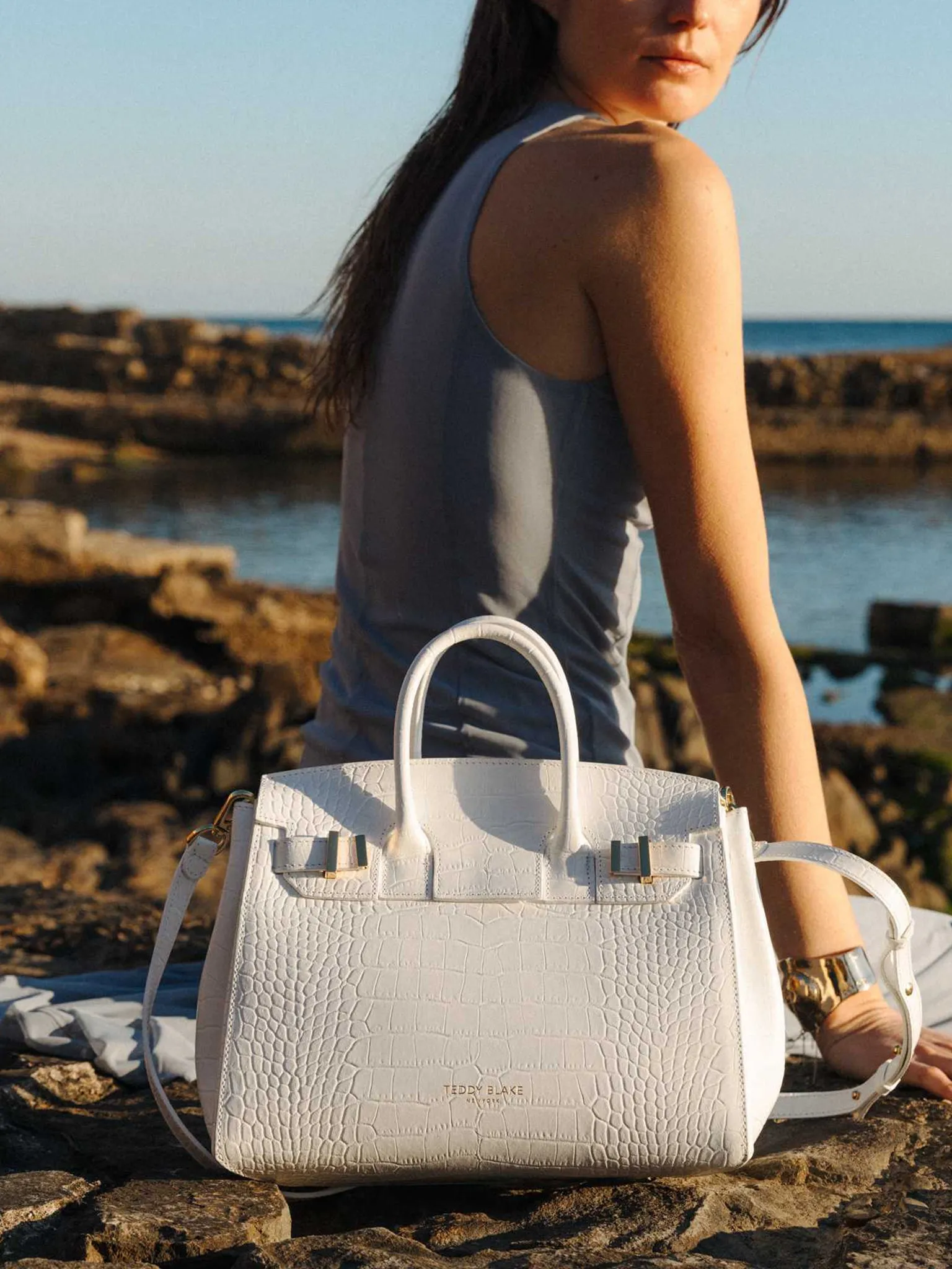 Gigi Croco  11" - White