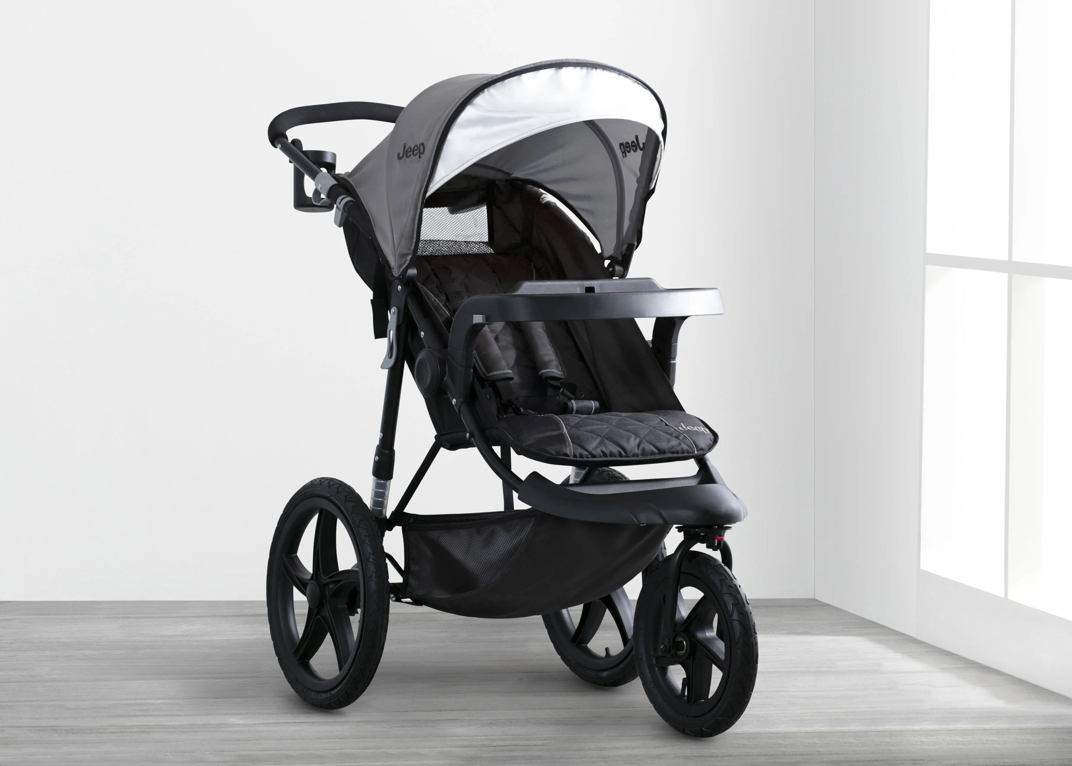 Jeep® Classic Jogging Stroller