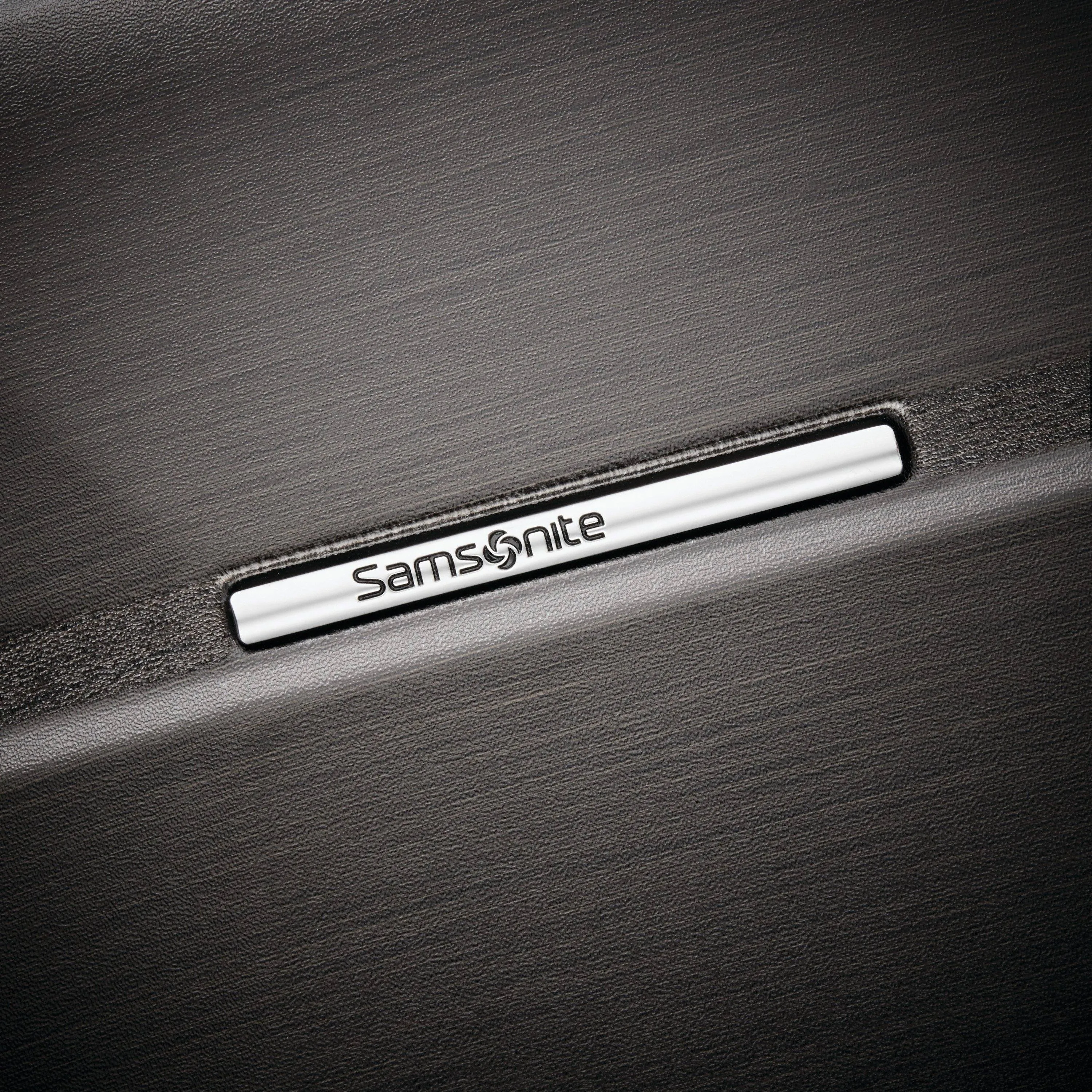 Samsonite Etude 20" 4-Wheel Carry-On Luggage