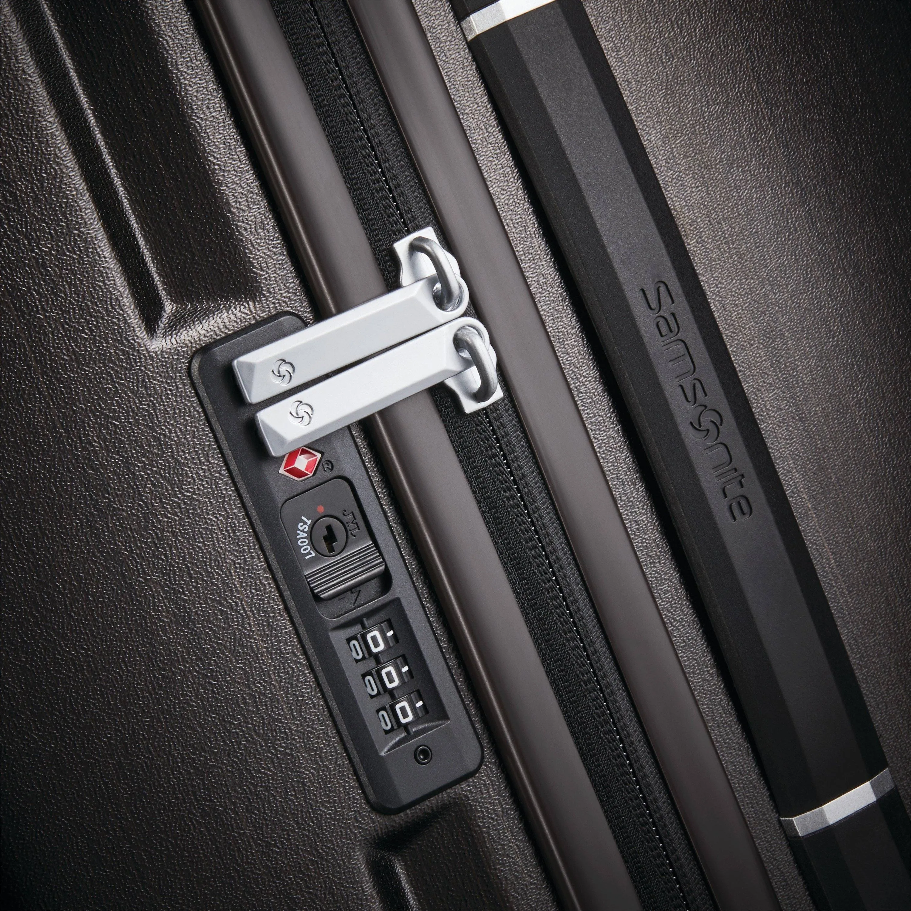Samsonite Etude 20" 4-Wheel Carry-On Luggage