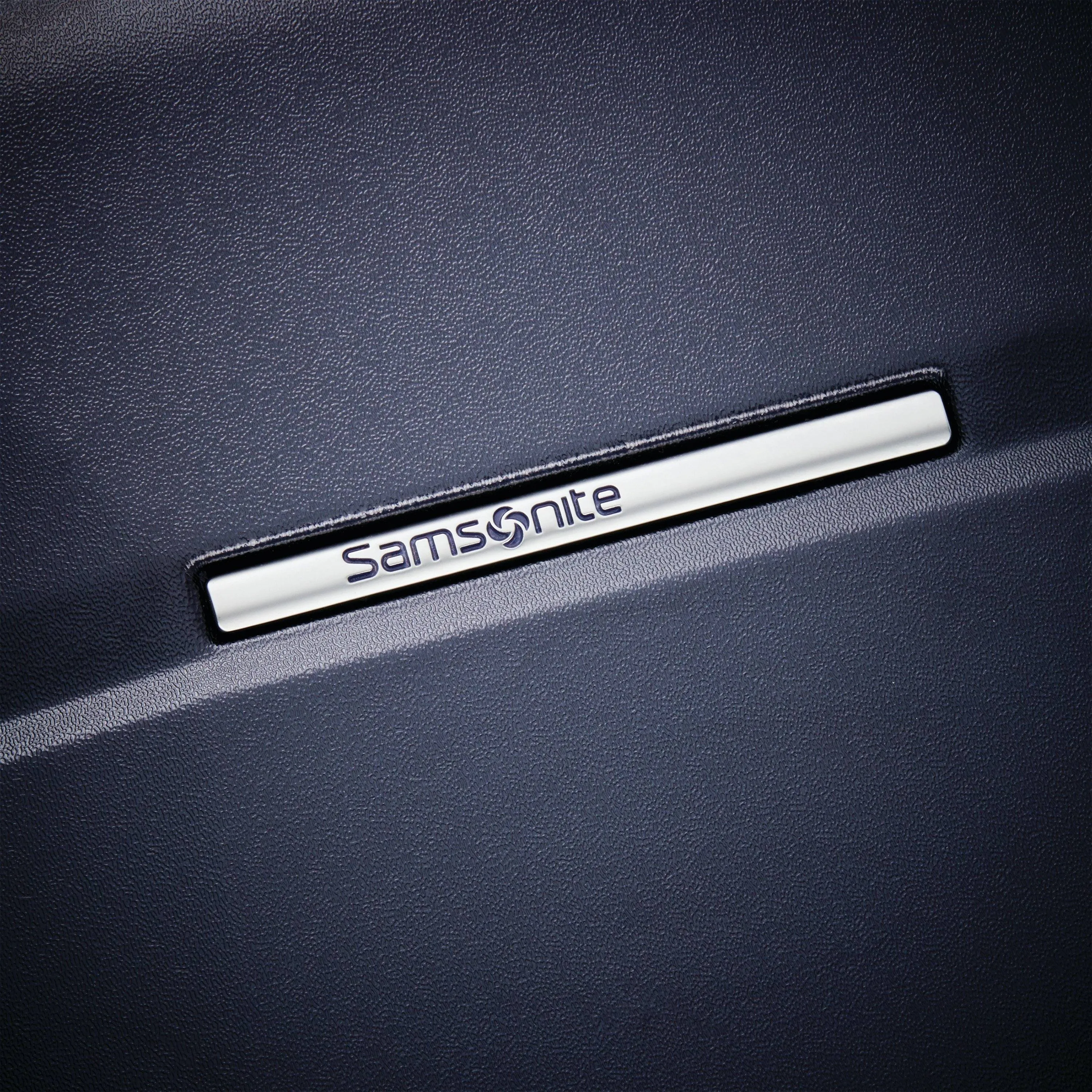 Samsonite Etude 30" 4-Wheel Large Luggage