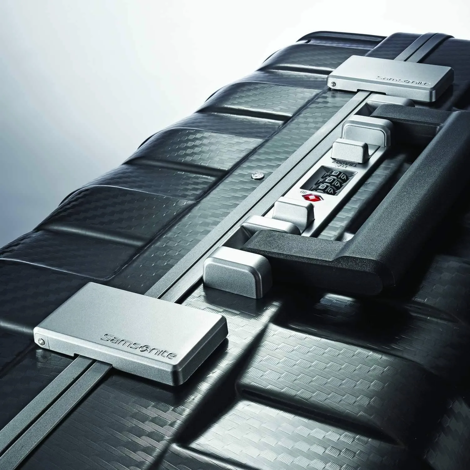 Samsonite Framelock 20" 4-Wheel Carry-On Luggage