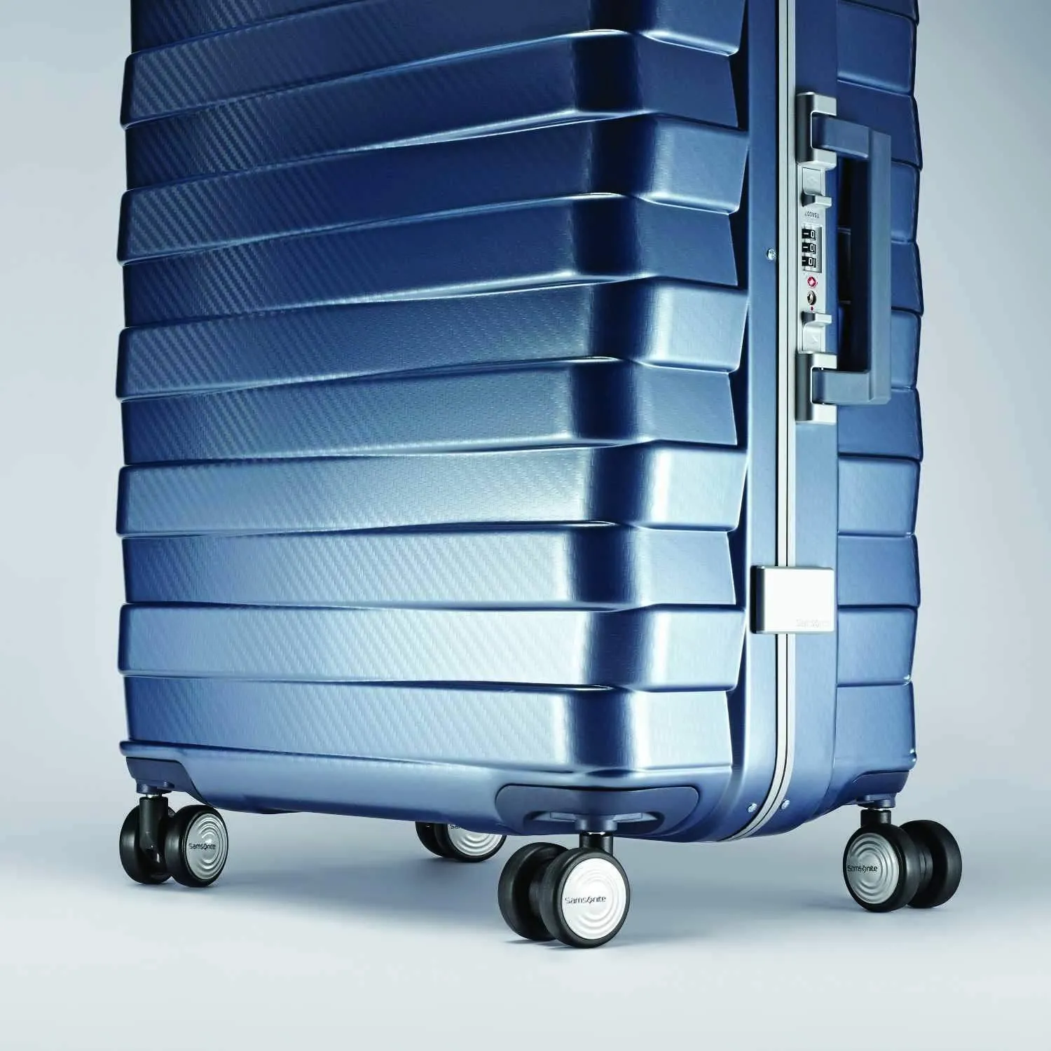 Samsonite Framelock 20" 4-Wheel Carry-On Luggage