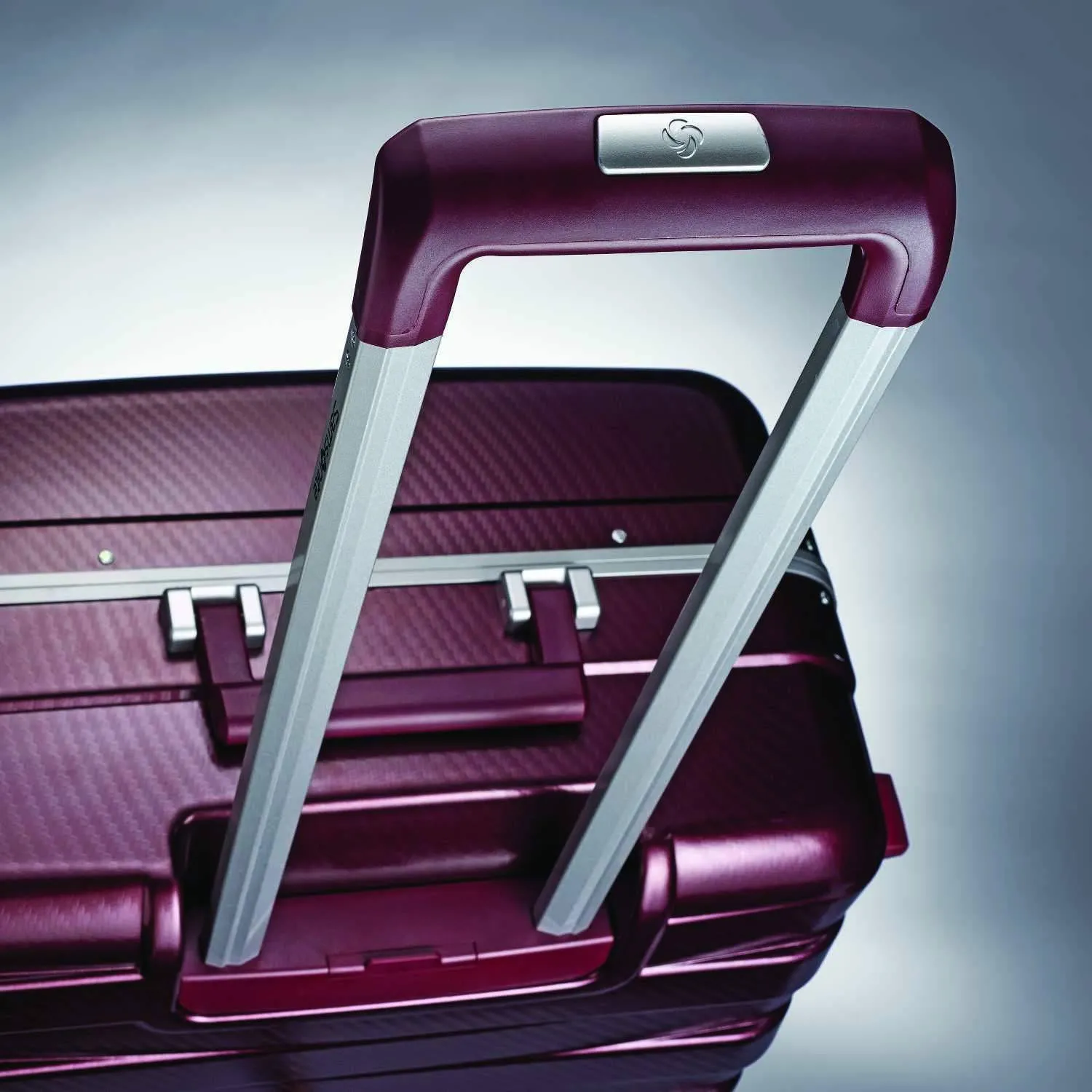 Samsonite Framelock 20" 4-Wheel Carry-On Luggage