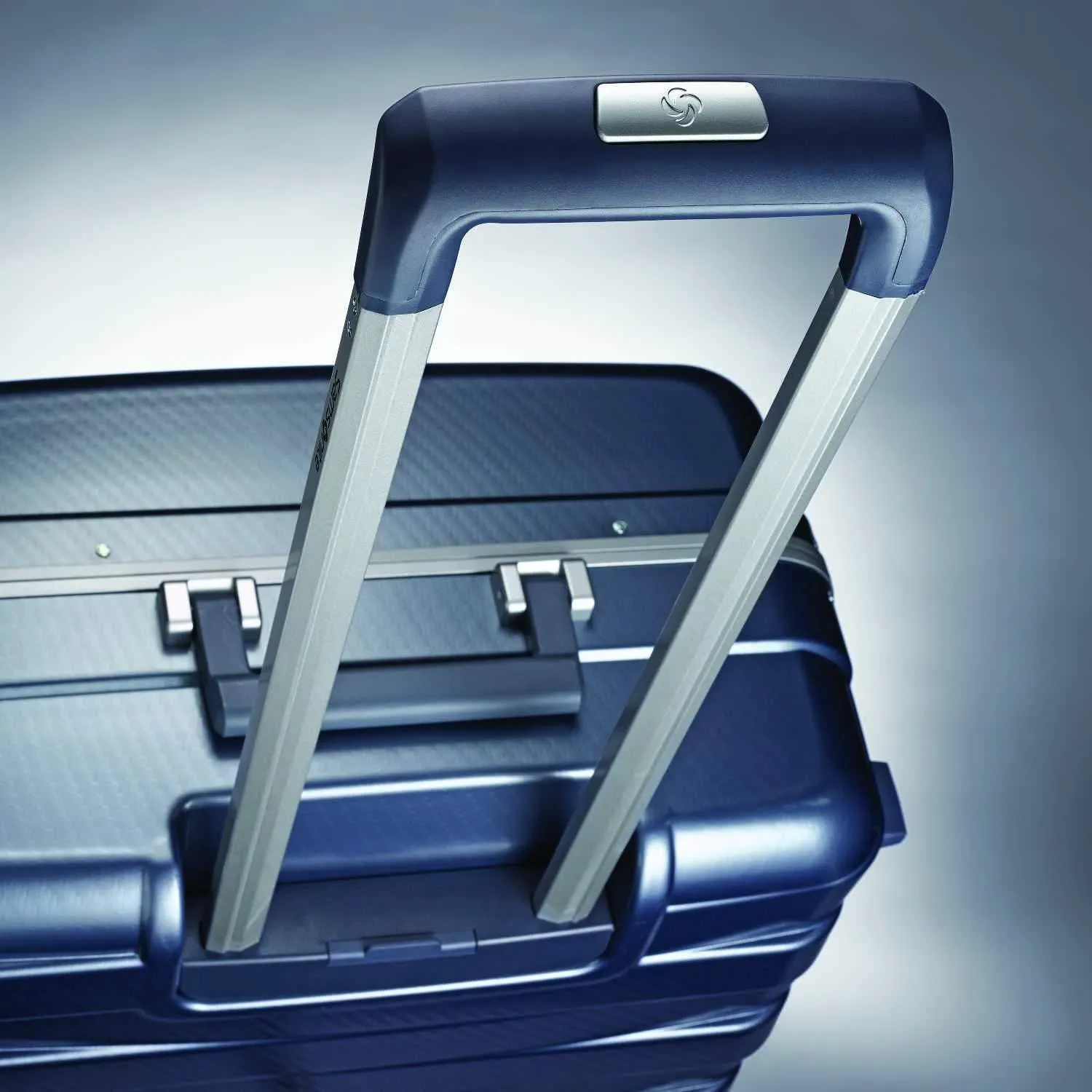Samsonite Framelock 20" 4-Wheel Carry-On Luggage