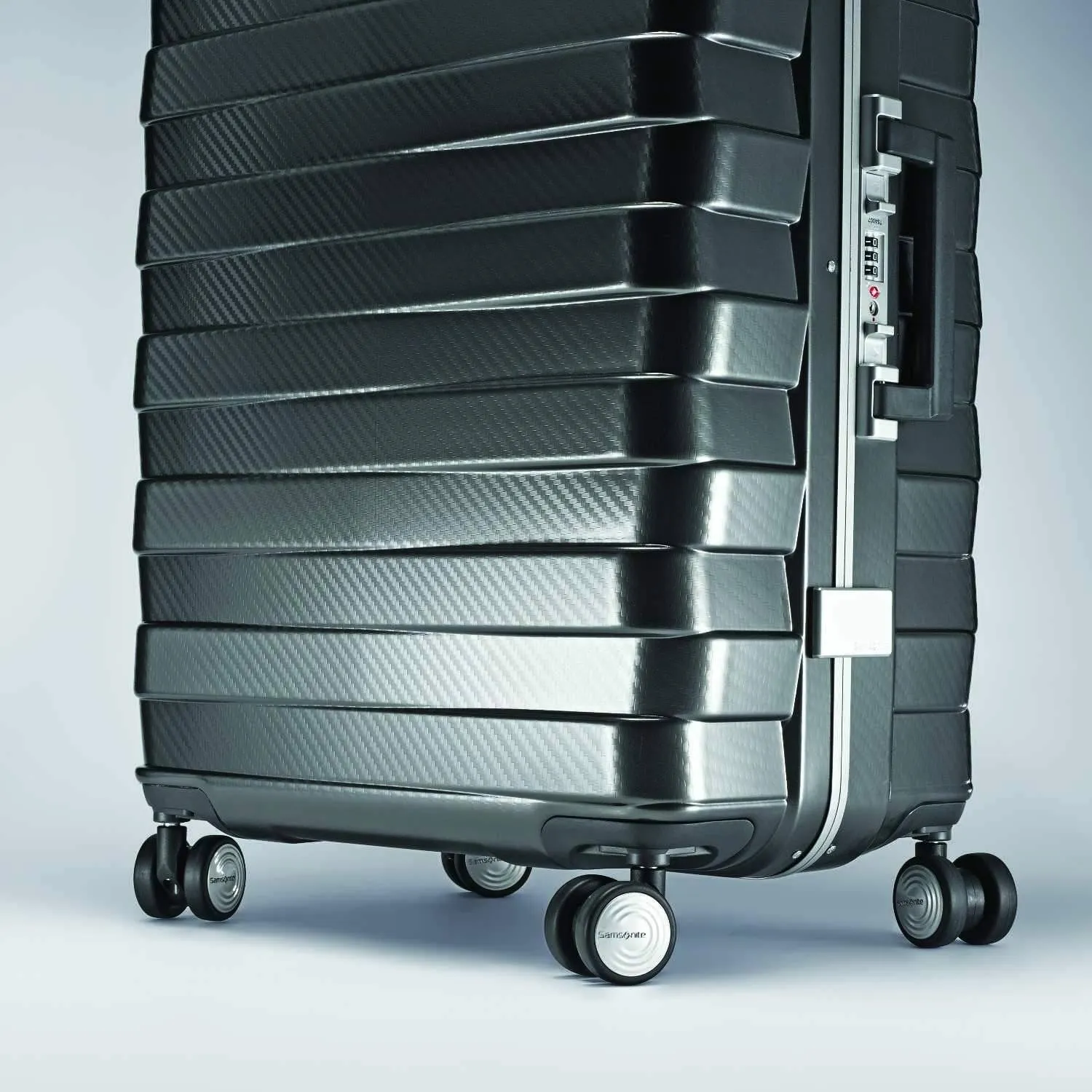 Samsonite Framelock 20" 4-Wheel Carry-On Luggage