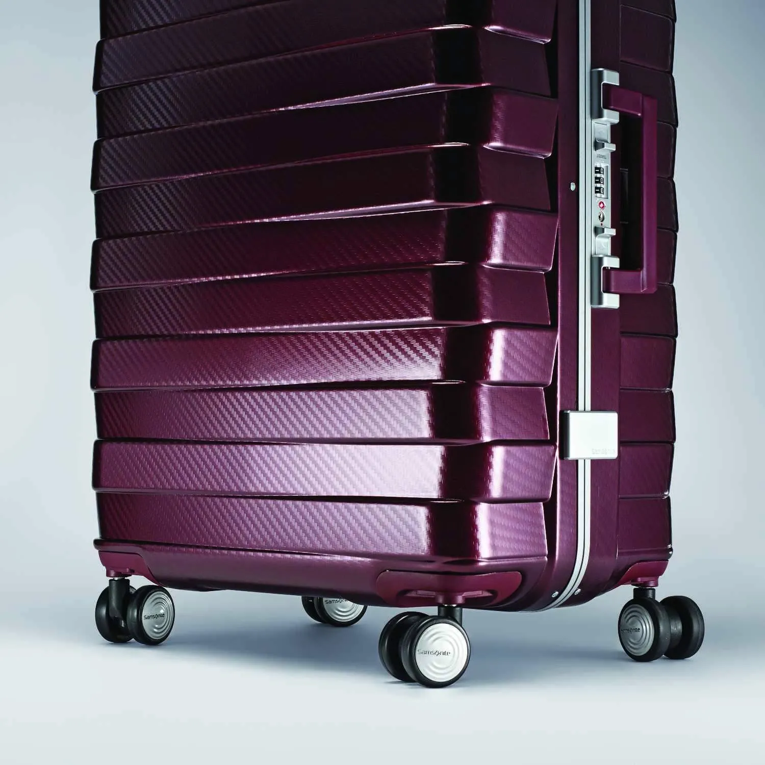 Samsonite Framelock 20" 4-Wheel Carry-On Luggage