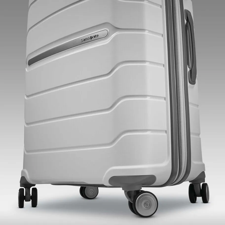 Samsonite Freeform Medium Spinner