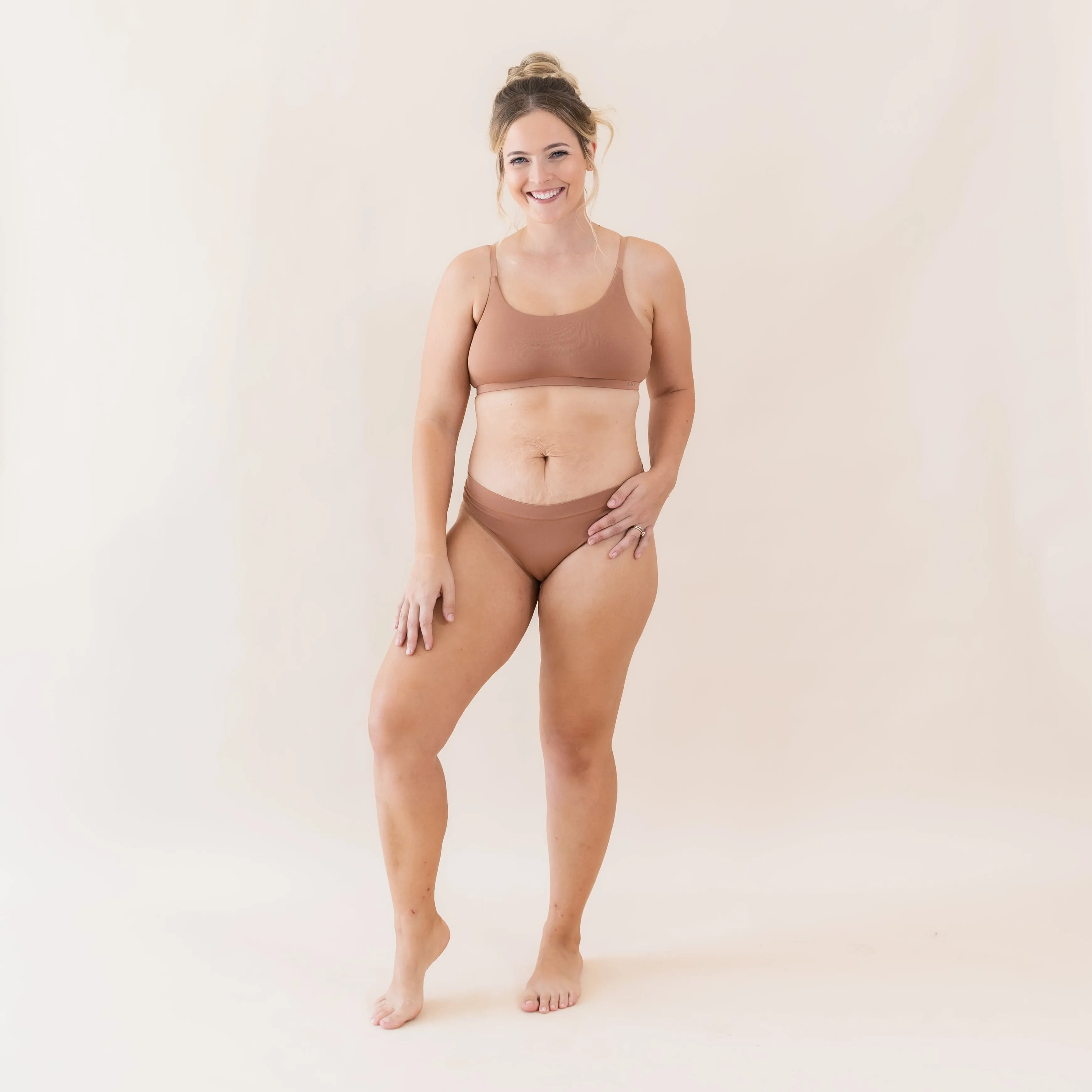Women's Scoop Neck Bralette in Latte