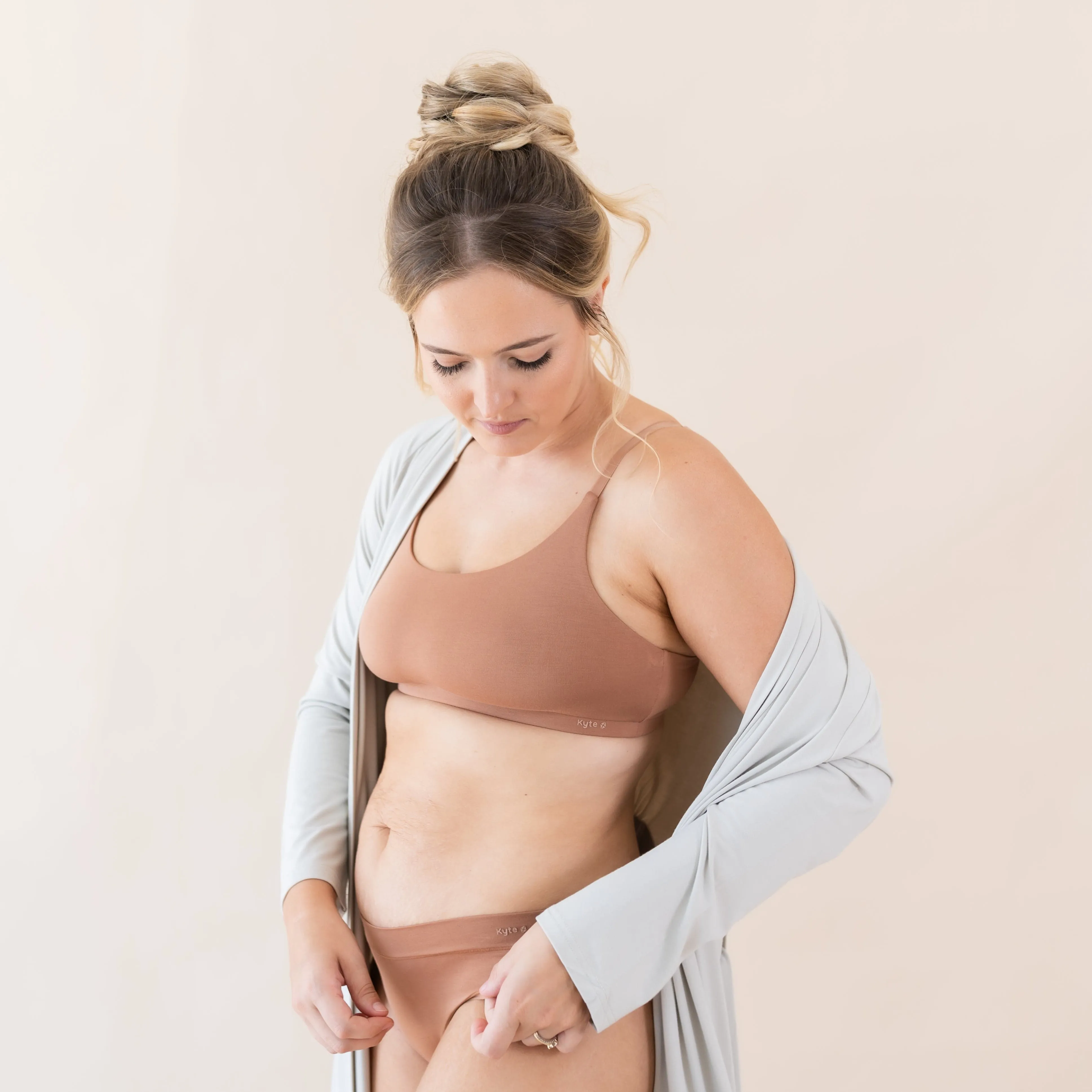 Women's Scoop Neck Bralette in Latte
